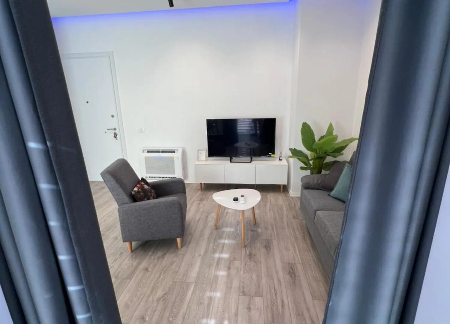 Sunflower Apartment Tirana Albanien