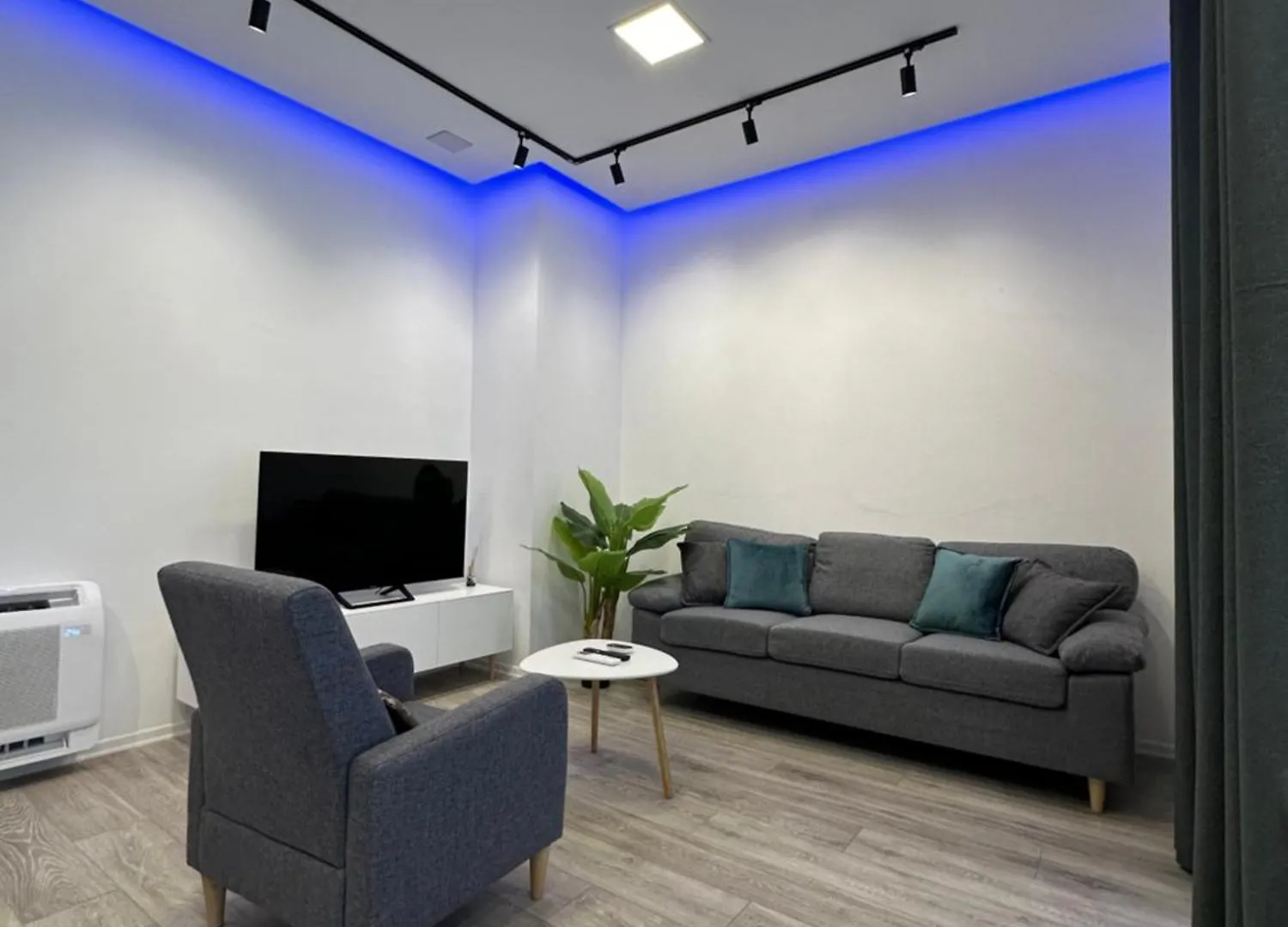 Sunflower Apartment Tirana 0*,
