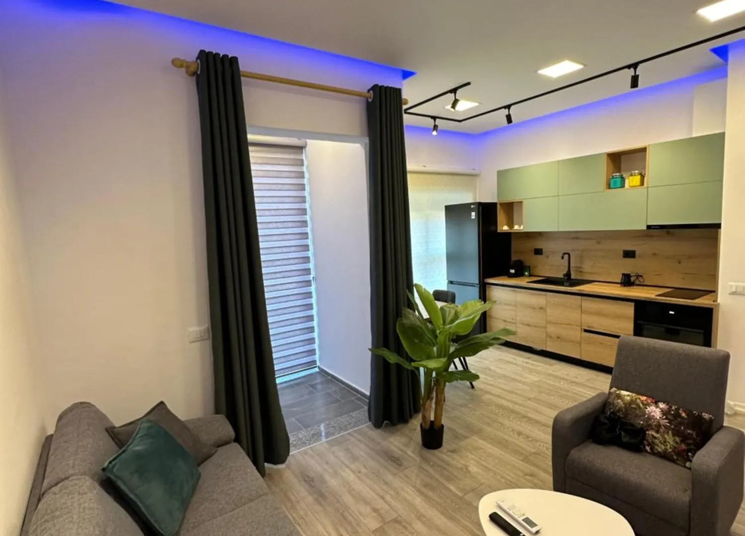 Sunflower Apartment Tirana