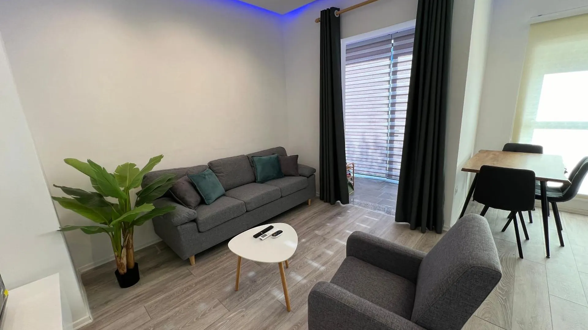 Sunflower Apartment Tirana