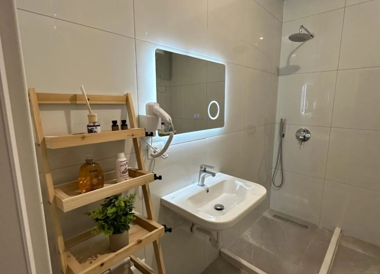 Sunflower Apartment Tirana