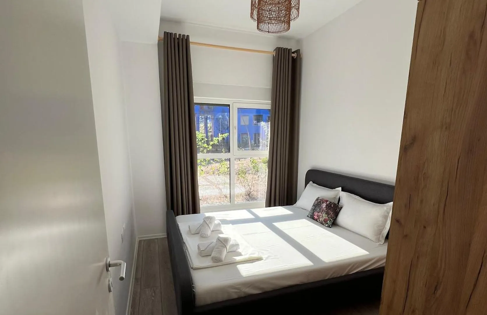 Sunflower Apartment Tirana
