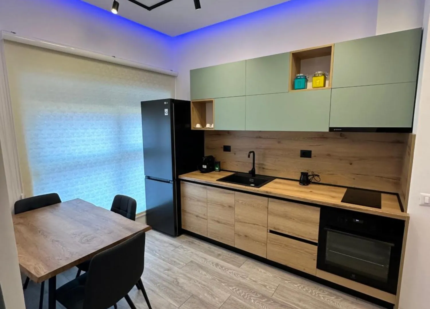 Sunflower Apartment Tirana