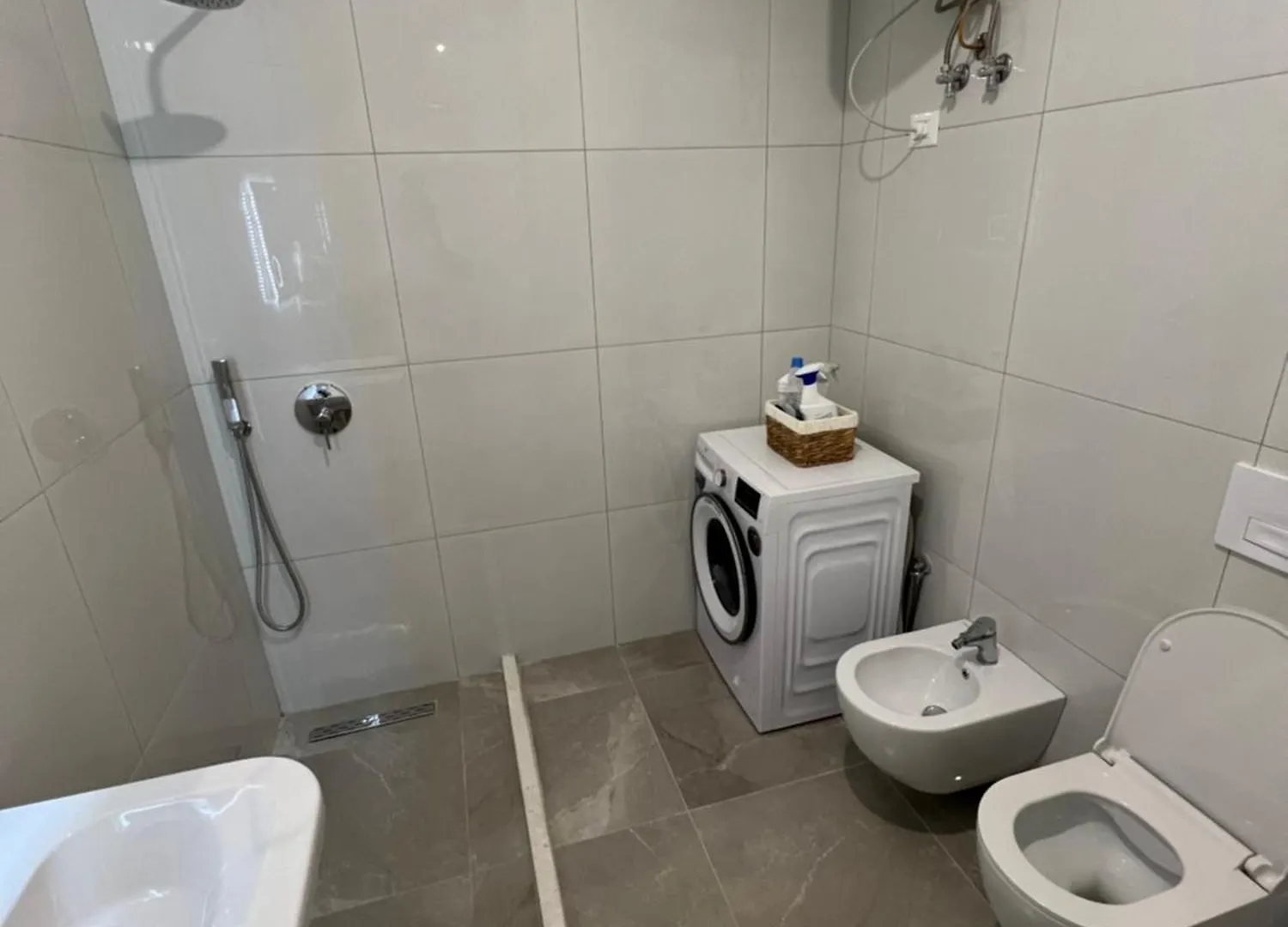 Sunflower Apartment Tirana 0*,  Albania