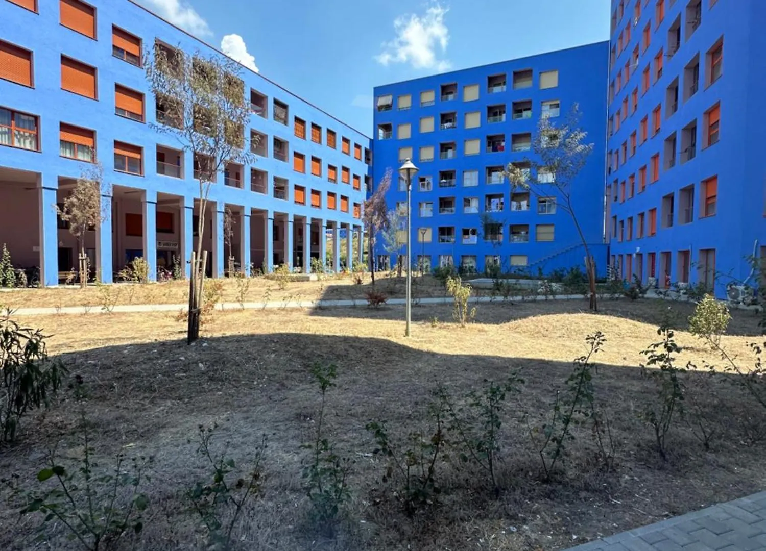 Sunflower Apartment Tirana 0*,  Albania