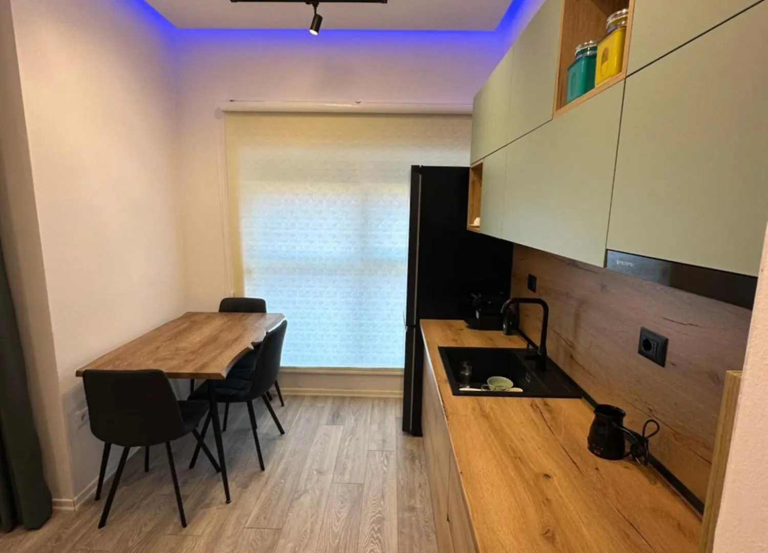 Sunflower Apartment Tirana