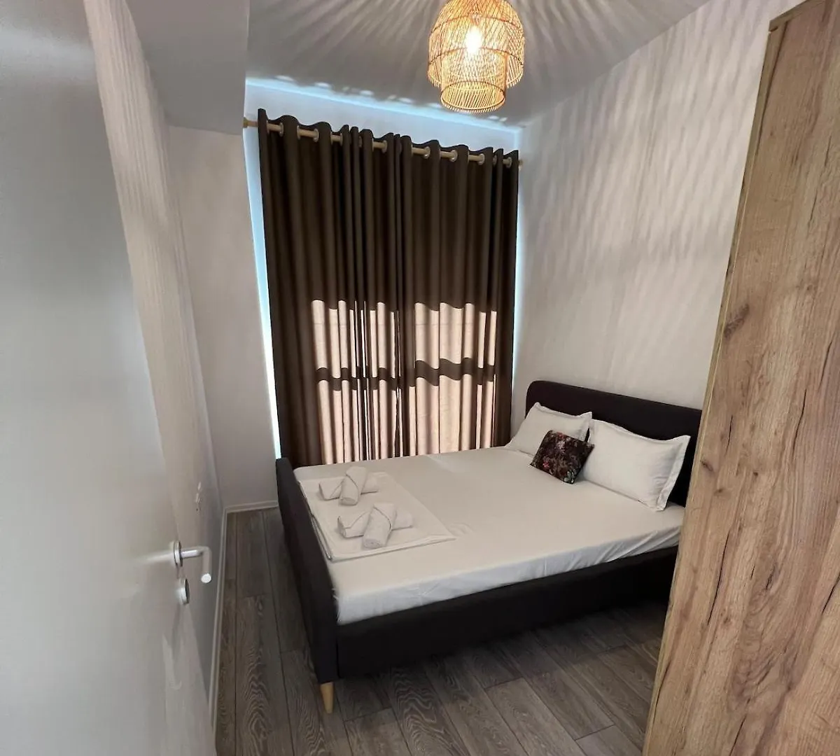 Sunflower Apartment Tirana